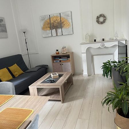 Charmant Appartement T2 Plein Centre Ville Сен-Бриё Экстерьер фото