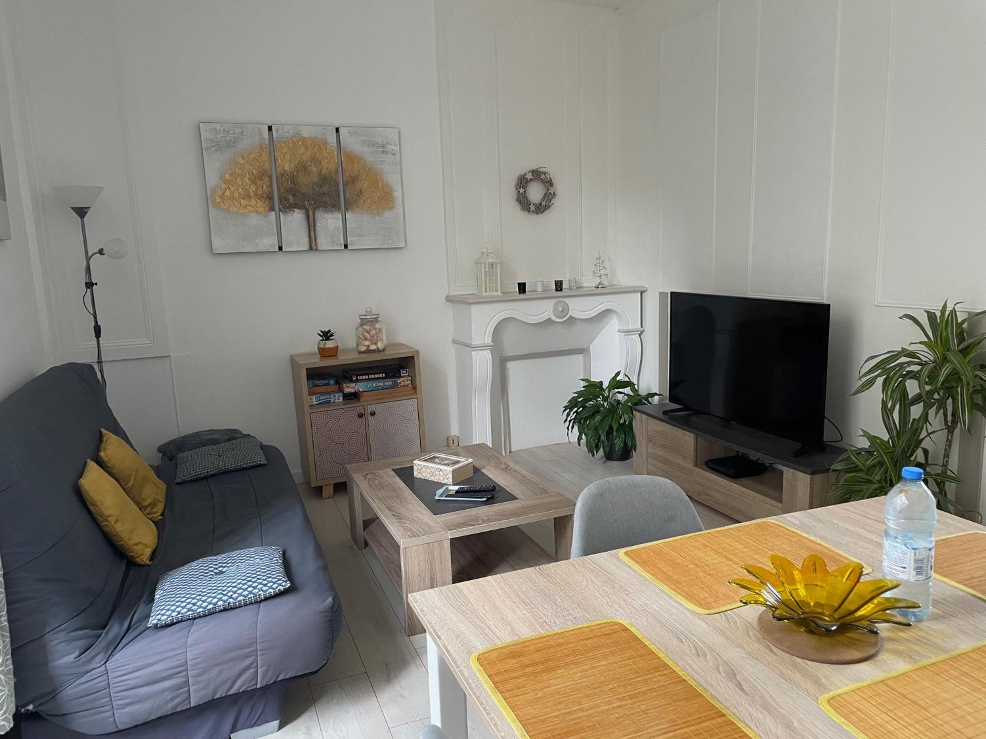 Charmant Appartement T2 Plein Centre Ville Сен-Бриё Экстерьер фото